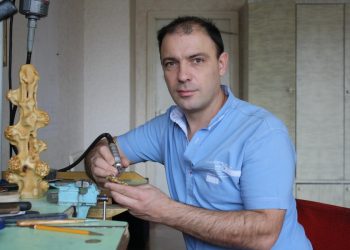 «ЛИК» поколений. Создатель граверного эксклюзива из Златоуста раскрыл секрет авторского стиля