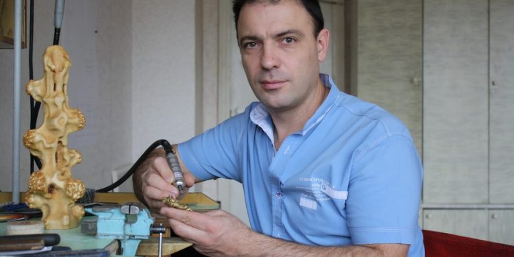 «ЛИК» поколений. Создатель граверного эксклюзива из Златоуста раскрыл секрет авторского стиля