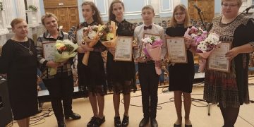 Звучат гордо. Педагоги из Златоуста и их воспитанники удостоены премий Министерства культуры региона