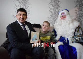 С верой в чудо. Глава Златоуста воплотил в жизнь новогодние мечты двух школьников
