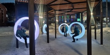 Просто блеск. Жителей и гостей Златоуста пригласили для селфи в самые украшенные места города