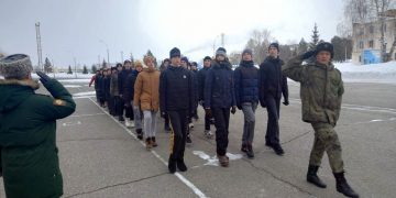 Закрепили навыки. Школьники из Златоуста побывали на учебных сборах в Чебаркульском гарнизоне
