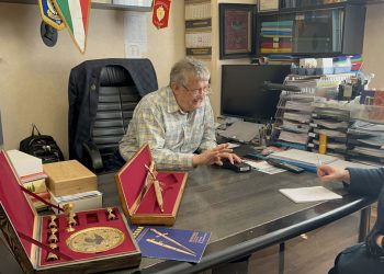 Он вычислил орбиту «Практики». Руководитель известной граверной мастерской поведал о традициях и перспективах