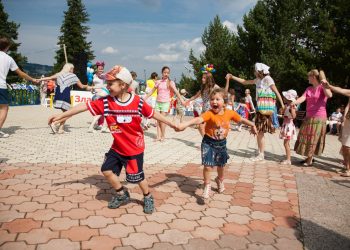 Расписали заезды. В Златоусте стартовали летние заезды в лагеря