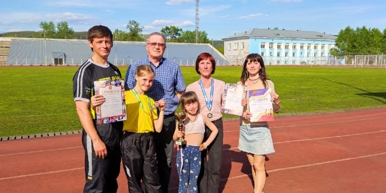 Побеждать готовы. Семья из Златоуста добавила в копилку города медали комплекса ГТО