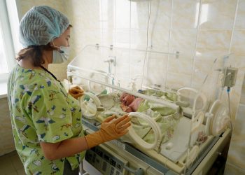 На вес золота. В Златоусте ведущие кризисных беременных психологи рассказали о спасении маленьких жизней