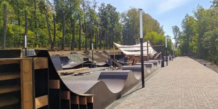 Идём гулять. Ход работ на проспекте Мира и в парке «Дворцовый» в Златоусте оценили комиссионно