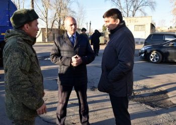 «Помогали и дальше будем помогать». Глава Златоуста побывал в подшефной танковой дивизии