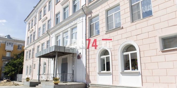 Внутри и снаружи. В Златоусте подвели итоги проделанных летних ремонтов в школах