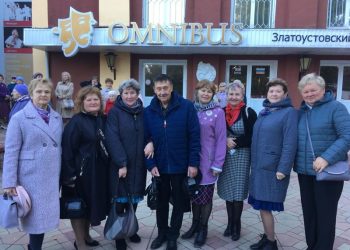 Порадовали классикой. В Златоусте металлурги серебряного возраста отметили свой праздник в театре