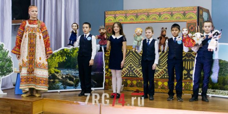 «Он такой один». В Златоусте прошла премьера первого школьного кукольного театра