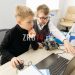Настроили датчики. На прошедшем лего-фестивале юные златоустовцы создали роботов-помощников