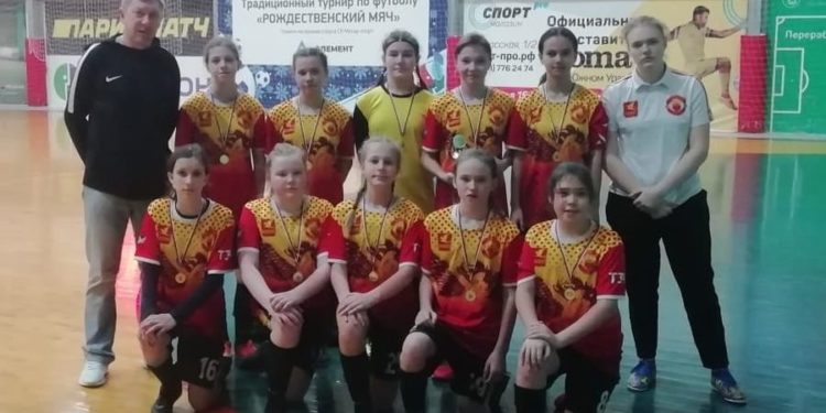 Максимум — в мини-футболе. Юные футболистки из Златоуста стали лучшими в регионе