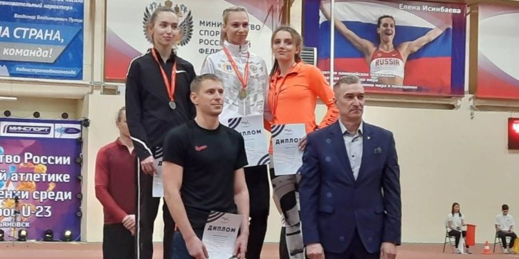 Показала результат. Спортсменка из Златоуста стала дважды серебряным призёром первенства России по лёгкой атлетике