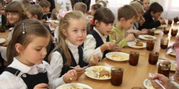 Рецепт здоровья. Златоустовцам рассказали о плюсах централизованного питания в школах