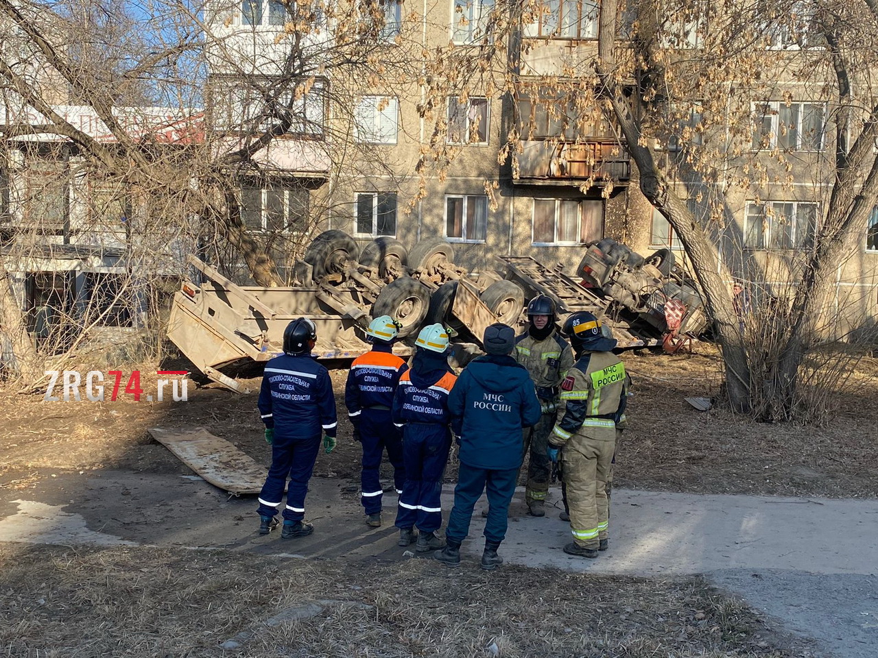 Без тормозов. В Златоусте большегруз врезался в пятиэтажку и загорелся |  Златоустовский рабочий | Новости Златоуста