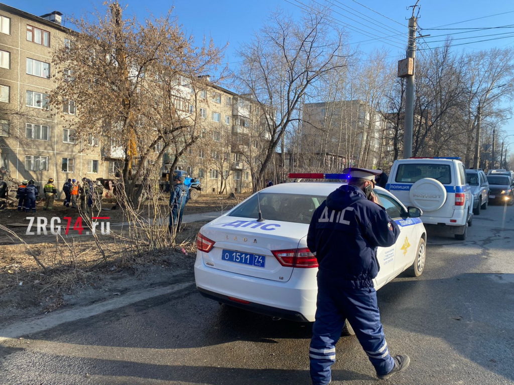 Без тормозов. В Златоусте большегруз врезался в пятиэтажку и загорелся |  Златоустовский рабочий | Новости Златоуста