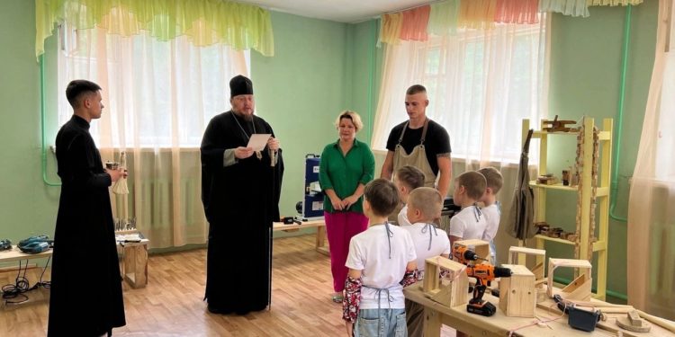 Пути развития. В Православной школе Златоуста открыли столярную мастерскую