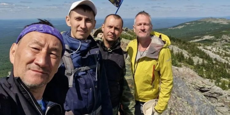 С вершинами Златоуста. Активисты закончили маркировку крупнейшей на Южном Урале туристической тропы