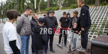 Дворцовый поворот. В Златоусте проверили ход работ в парке ниже ДК Победы
