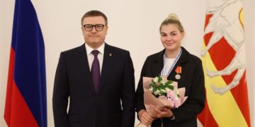 «Пример для других». Алексей Текслер наградил ватерполисток Златоуста за победу в чемпионате России