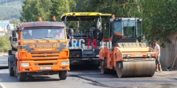 Путь к спорту и не только. В Златоусте на дороге за городским прудом появятся новый асфальт и разметка