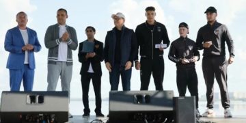 Награды достоин. На День бокса в Челябинске Алексей Текслер отметил заслуги именитого златоустовца