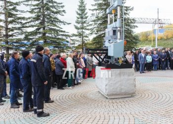 Их сила в коллективе. Златоустовский завод «Стройтехника» отметил профессиональный праздник
