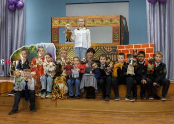 Куклы и судьбы. В школе № 1 Златоуста презентовали новую краеведческую постановку