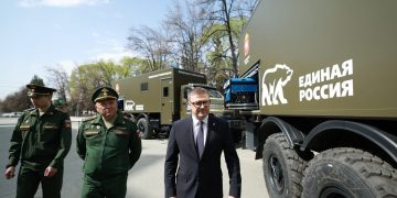 «Сделано многое». Губернатор Алексей Текслер дал старт отправке уникального гуманитарного груза в зону СВО