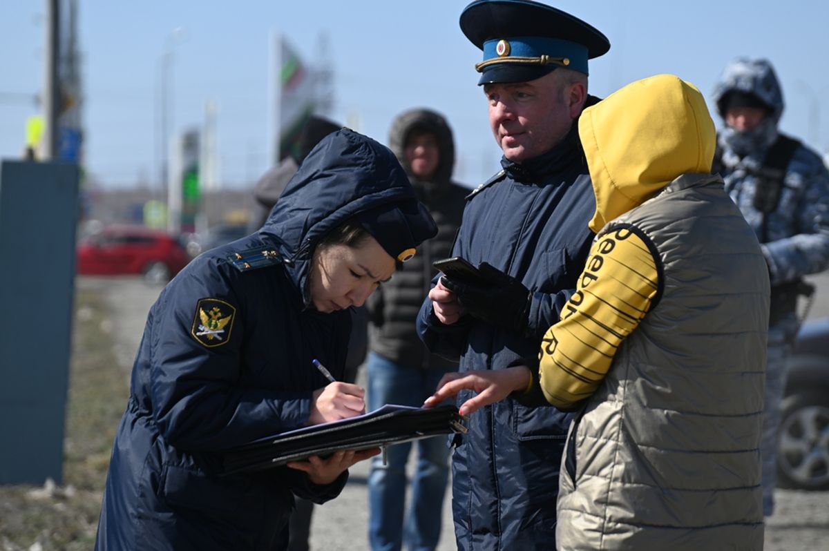 Стало жалко. Златоустовец рассчитался по долгам во время конфискации  автомобиля | Златоустовский рабочий | Новости Златоуста