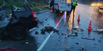 Полный разбор. Златоустовские спасатели извлекли погибшую на трассе в ДТП женщину