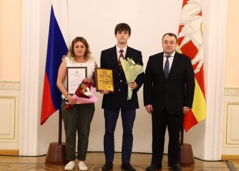 Оценили знания. В столице региона наградили талантливых студентов колледжа и техникума Златоуста