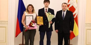 Оценили знания. В столице региона наградили талантливых студентов колледжа и техникума Златоуста