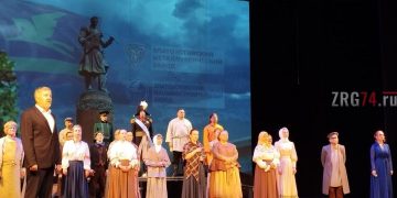 За время урока — столетия. Златоустовский драмтеатр представил новый урок-спектакль