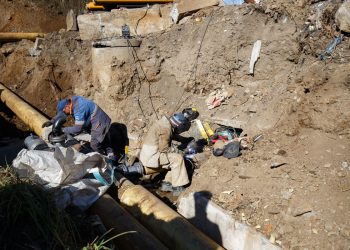 Чтобы было надёжно. В Златоусте за лето заменили два километра труб отопления