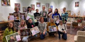 Искусство поддержки. В Златоусте воплотили в жизнь проект «Творческая мастерская особых мам»