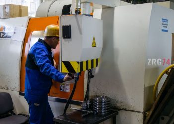Ключи эффективности. В 2025 году больше малых и средних предприятий Златоуста смогут повысить производительность труда