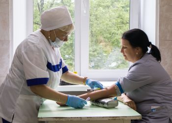 Гаражные грядки. В Златоусте будут судить владельцев плантации конопли