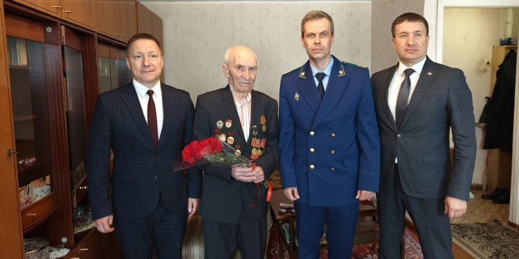 Ими гордится город. Двум златоустовским ветеранам войны вручили звания почётных горожан