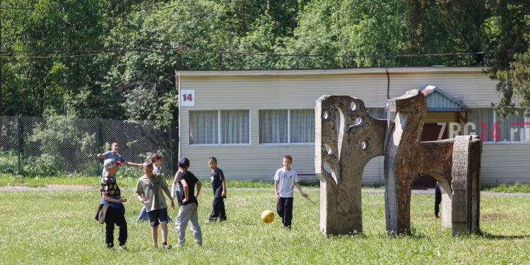 Территория детства без гаджетов. Лагерь «Лесная сказка» в Златоусте возвратил молодежь в мир реальных приключений
