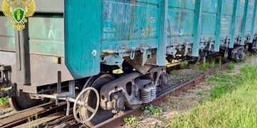 Мимо рельсов. Сошедшие вагоны с глиной в Златоусте стали предметом проверки прокуратуры