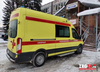 Вывели из дыма. Сотрудники МЧС спасли пять человек и двух котов при пожаре в Златоусте
