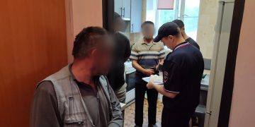 Попросили на выход. Полиция Златоуста наказала граждан Таджикистана и Армении за нарушения в сфере миграции