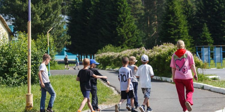 По бесплатным путёвкам. Сотни детей из Златоуста безвозмездно отдохнули в лагерях