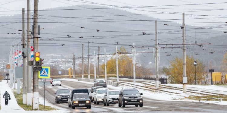 Осень не помеха. В Златоусте продолжаются работы по улучшению транспортной инфраструктуры