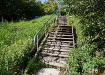 Порядок во всём. В Златоусте отремонтируют лестницы и уберут мусор на погостах