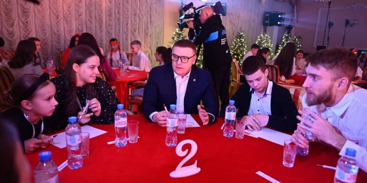 «Всё начинается с семьи». Губернатор Алексей Текслер поздравил юных южноуральцев с Новым годом