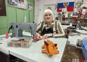 Узор на судьбе. Мастер швейного дела из Златоуста помогает особым подросткам найти опору в жизни