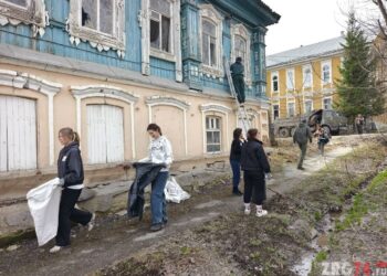 Живое наследие. В Златоусте к дому родителей легендарного советского маршала прибыл десант волонтёров